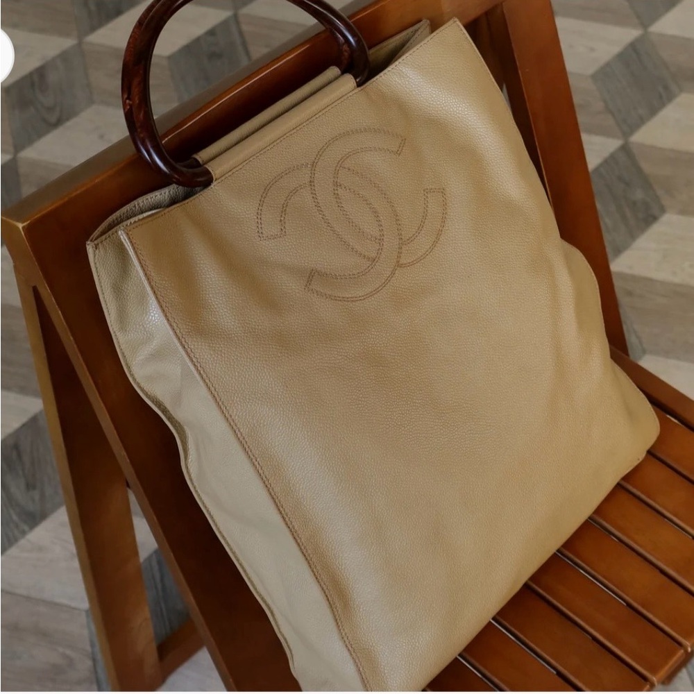 Authentic CHANEL beige caviar leather CC tortoise top handle satchel bag